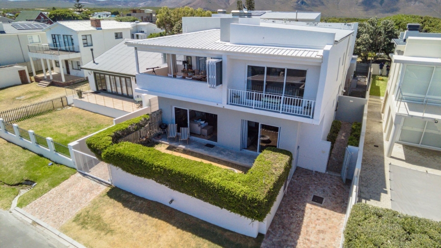 4 Bedroom Property for Sale in De Kelders Western Cape
